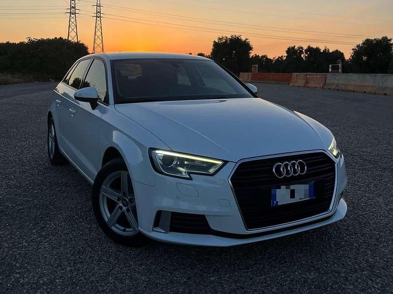 Bianco Usata 2020 Audi A3 Sportback g-tron Ambiente Due volumi | 19.800 € (Buon prezzo) - Immagine 1/4