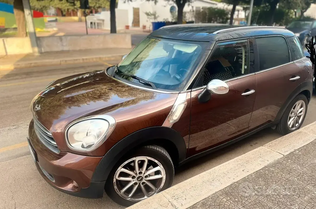 Usado Mini Countryman 111 CV (81 kW) 2015 Marrón SUV