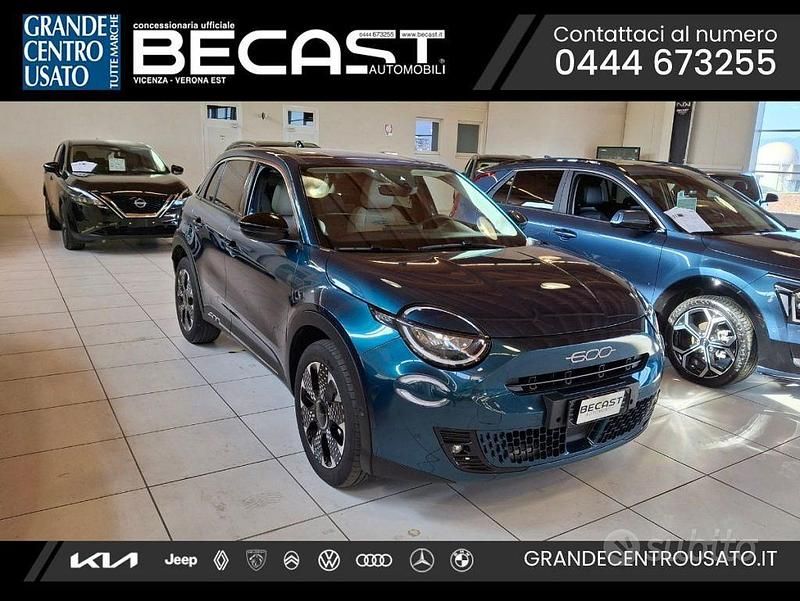 Verde Usata 2025 Fiat 600 La Prima SUV | 20.400 € (Buon prezzo) - Immagine 1/4