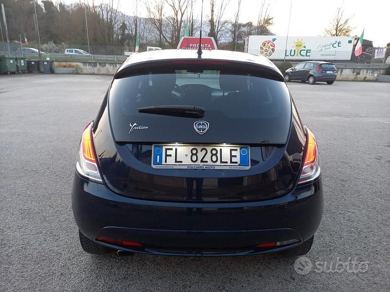 Usata Lancia Ypsilon Gold 69 CV (50 kW) 2017 Blu/azzurro Utilitaria