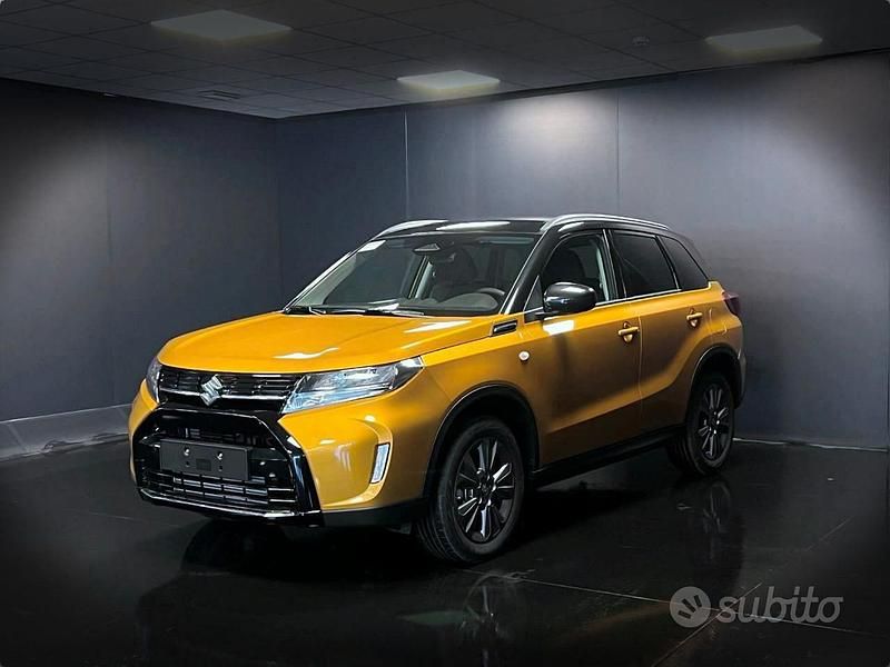 Giallo Nuova 2025 Suzuki Vitara Cool SUV | 25.100 € (Buon prezzo) - Immagine 1/4