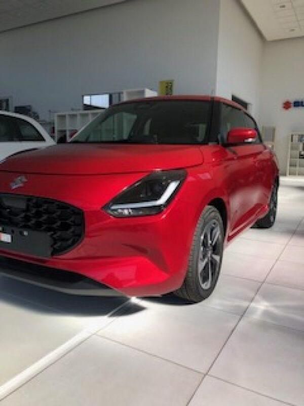 Nuova Suzuki Swift 83 CV (61 kW) 2025 Rosso Utilitaria
