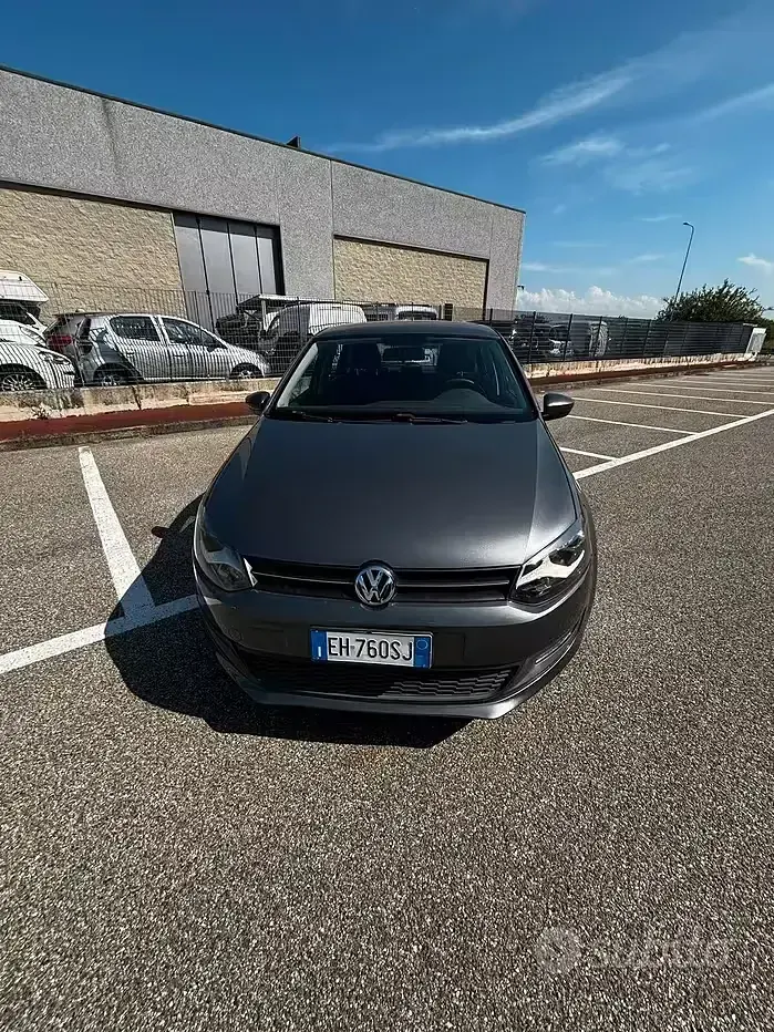 Usata VW Polo Comfortline 69 CV (50 kW) 2011 Grigio Utilitaria