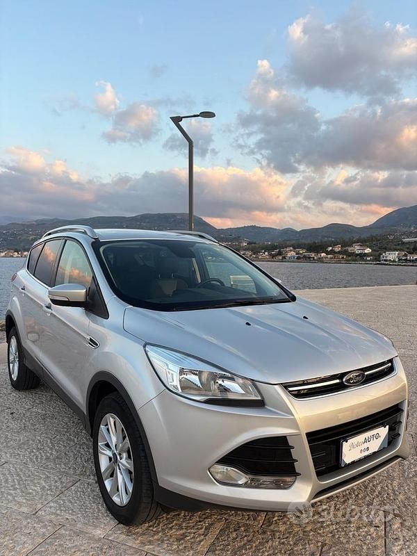 Usata Ford Kuga Business Edition 150 CV (110 kW) 2015 Grigio SUV