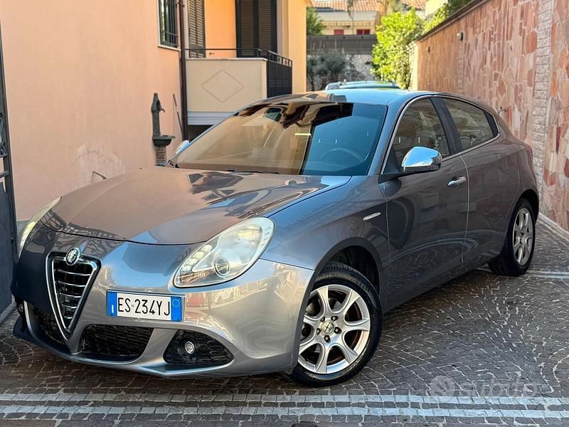Usata Alfa Romeo Giulietta Exclusive 105 CV (77 kW) 2014 Nero Berlina