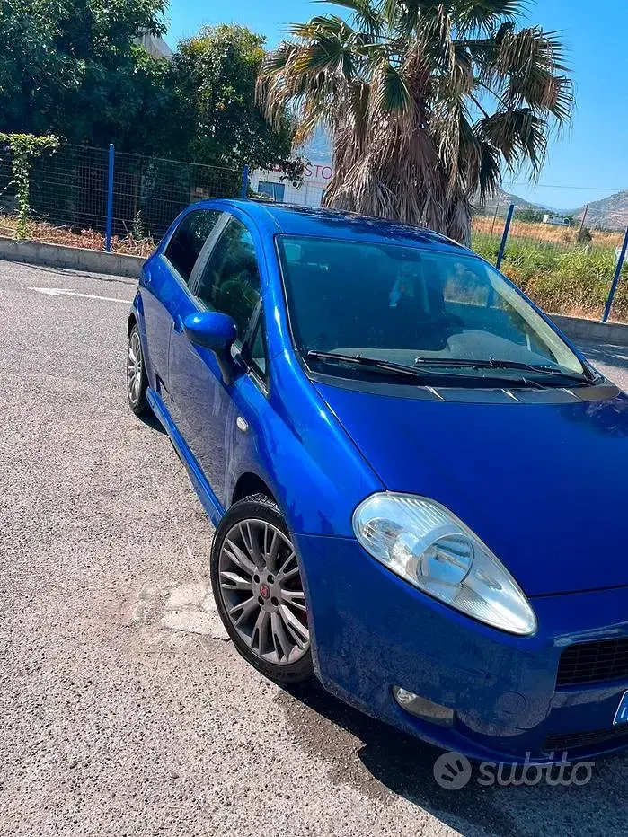 Usata Fiat Punto Sport 90 CV (66 kW) 2008 Bluazzurro Utilitaria