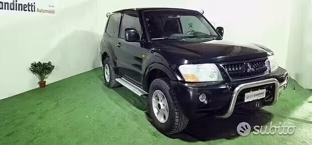 Usata Mitsubishi Pajero 160 CV (117 kW) 2004 Nero SUV