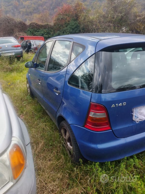 Usata 2002 Mercedes A140 Tre volumi | 250 € (Super prezzo) - Immagine 1/4