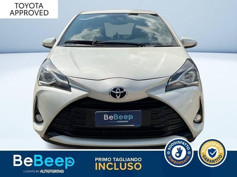 Usata Toyota Yaris Lounge 111 CV (81 kW) 2018 Bianco pastello Utilitaria