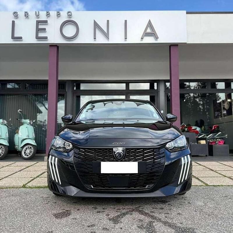 Usata Peugeot 208 Allure 101 CV (74 kW) 2025 Nero perla Utilitaria