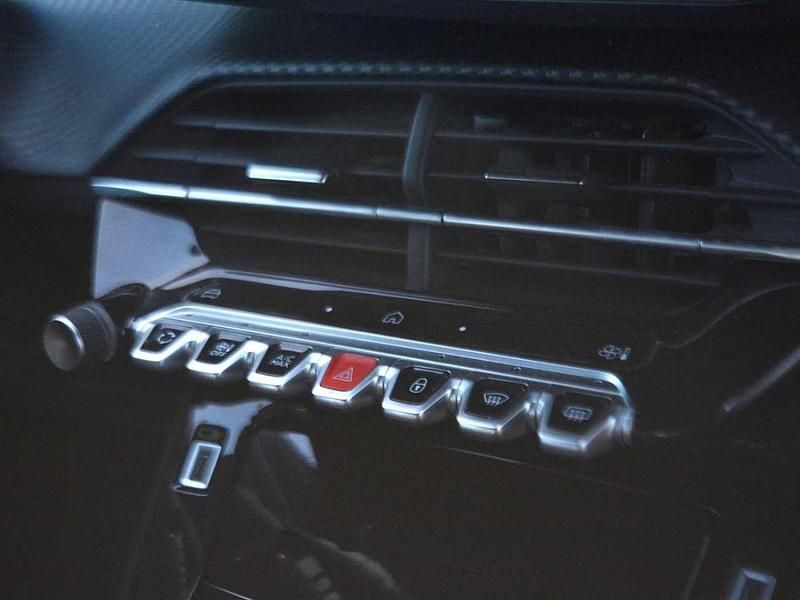 Usata Peugeot 2008 Allure 101 CV (74 kW) 2025 Grigio SUV