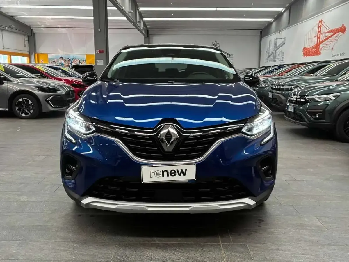 Usata Renault Captur Techno 101 CV (74 kW) 2023 Blu iron/tetto nero SUV