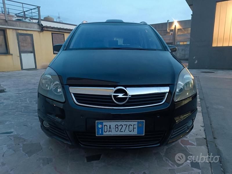 Usata Opel Zafira 119 CV (87 kW) 2006 Nero Monovolume