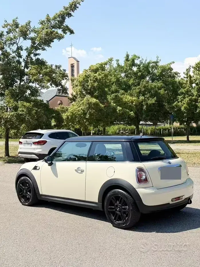Usata Mini Cooper 75 CV (55 kW) 2013 Bianco Utilitaria
