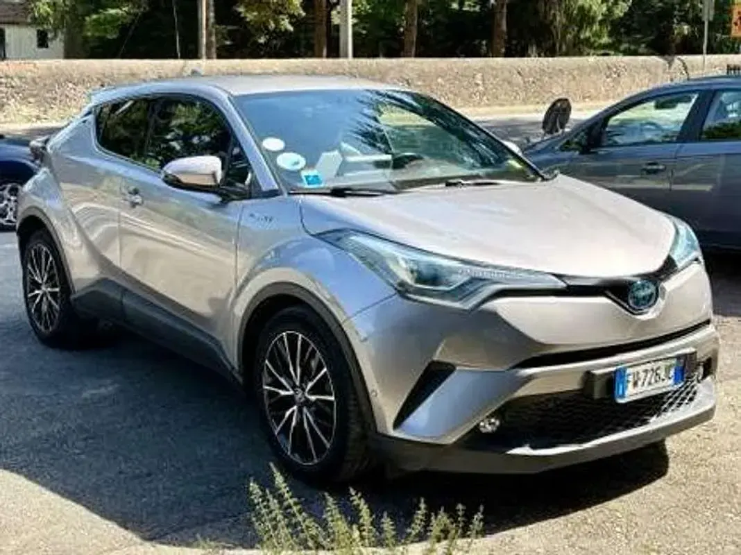 Usata Toyota C-HR Lounge 98 CV (72 kW) 2019 Argento SUV