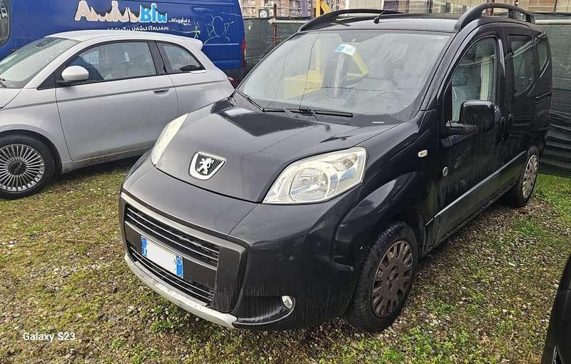 Usata Peugeot TePee Outdoor 73 CV (53 kW) 2011 Nero Station wagon