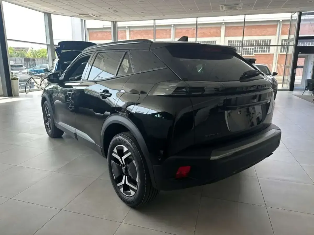 Nuova Peugeot 2008 Allure 101 CV (74 kW) 2025 Nero SUV