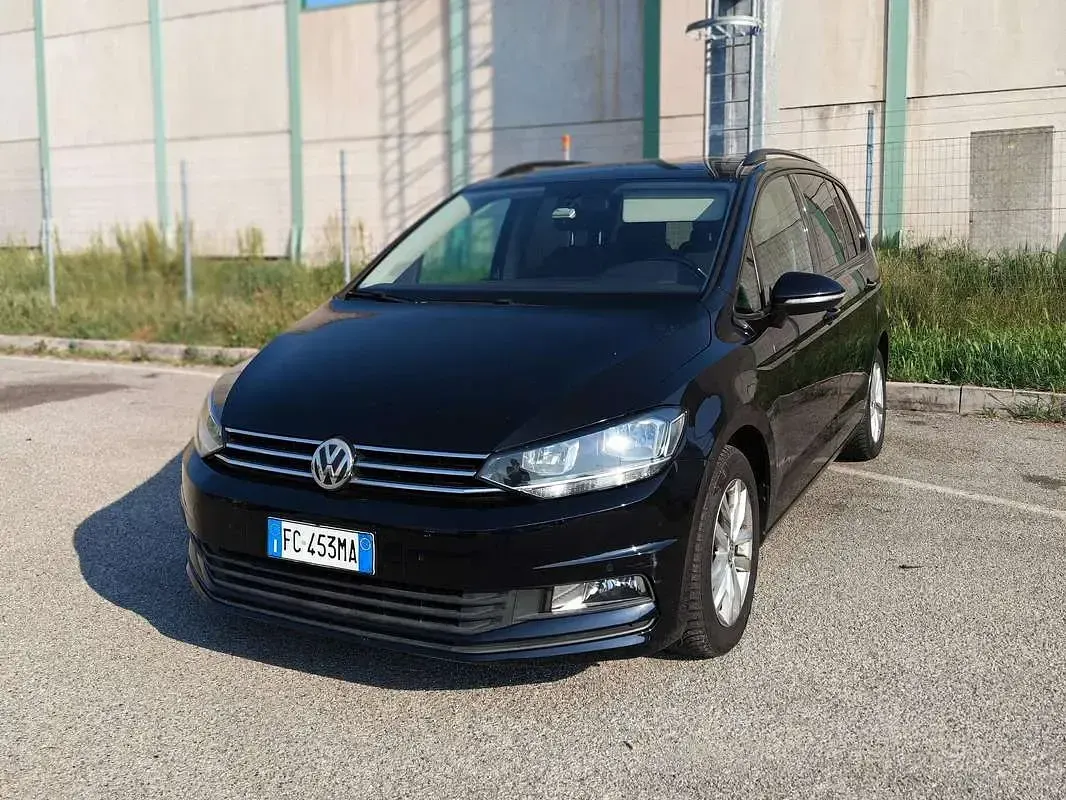 Usata VW Touran Comfortline 150 CV (110 kW) 2016 Nero Monovolume
