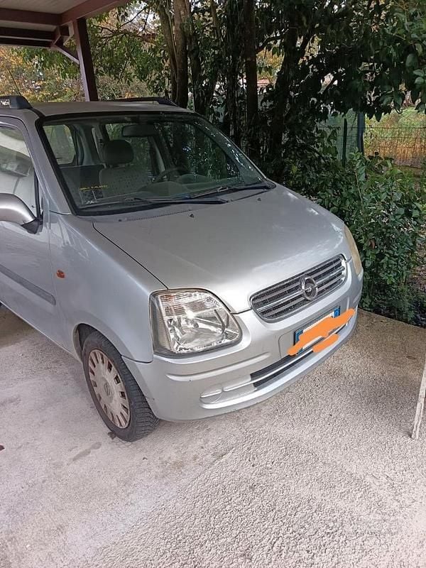 Usata Opel Agila 58 CV (42 kW) 2002 Grigio Utilitaria