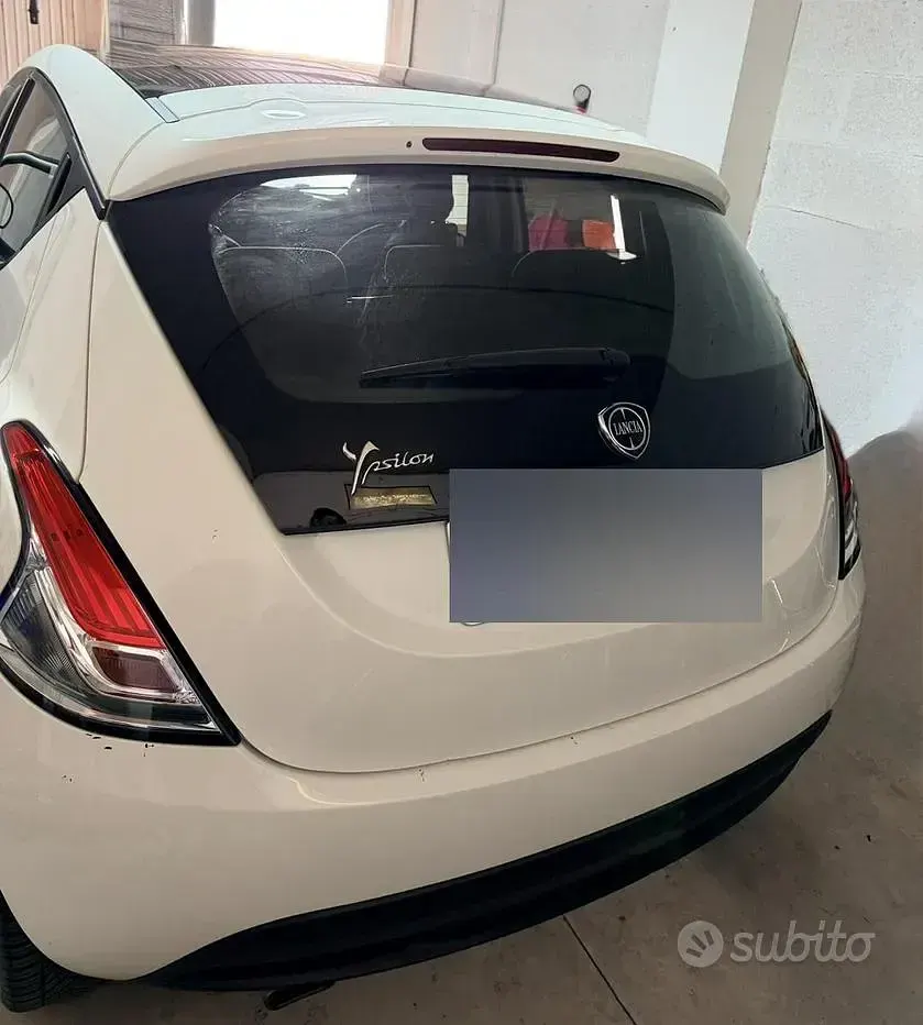 Usata Lancia Ypsilon 95 CV (69 kW) 2013 Bianco Utilitaria