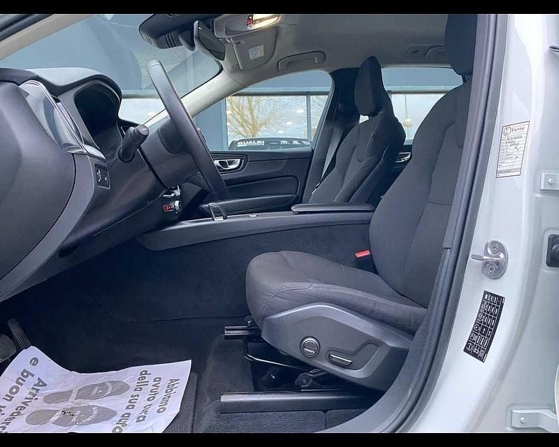 Usata Volvo XC60 Momentum 197 CV (144 kW) 2022 Bianco SUV
