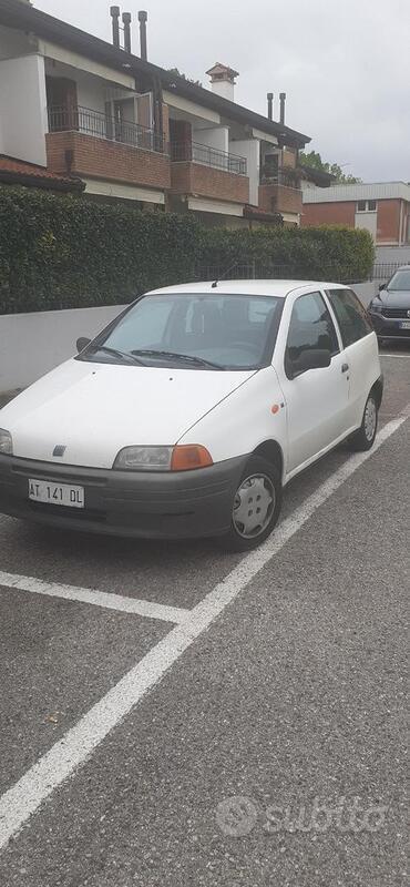 Usato 1998 Fiat Punto Benzin (1.600 €)