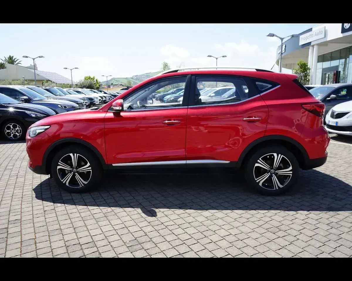 Usata MG ZS Comfort 106 CV (77 kW) 2022 Rosso SUV