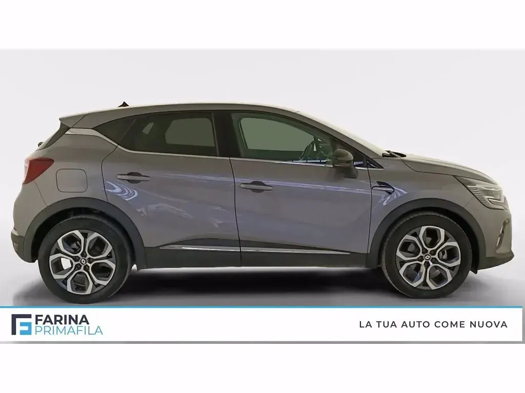 Usata Renault Captur Intens 143 CV (105 kW) 2022 Grigio scuro SUV