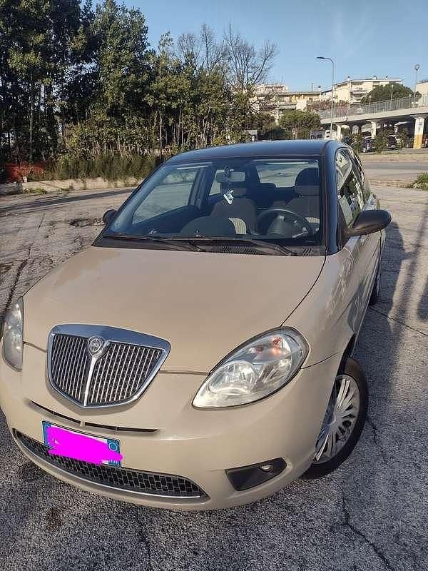 Usata Lancia Ypsilon 69 CV (50 kW) 2007 Giallo Utilitaria