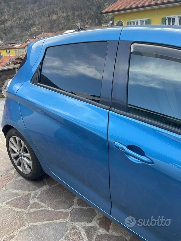 Usata Renault Zoe Zen 100 kW (136 CV) 2020 Blu/azzurro Utilitaria