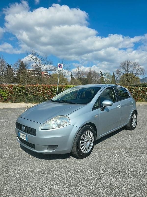 Usata Fiat Grande Punto 75 CV (55 kW) 2009 Utilitaria