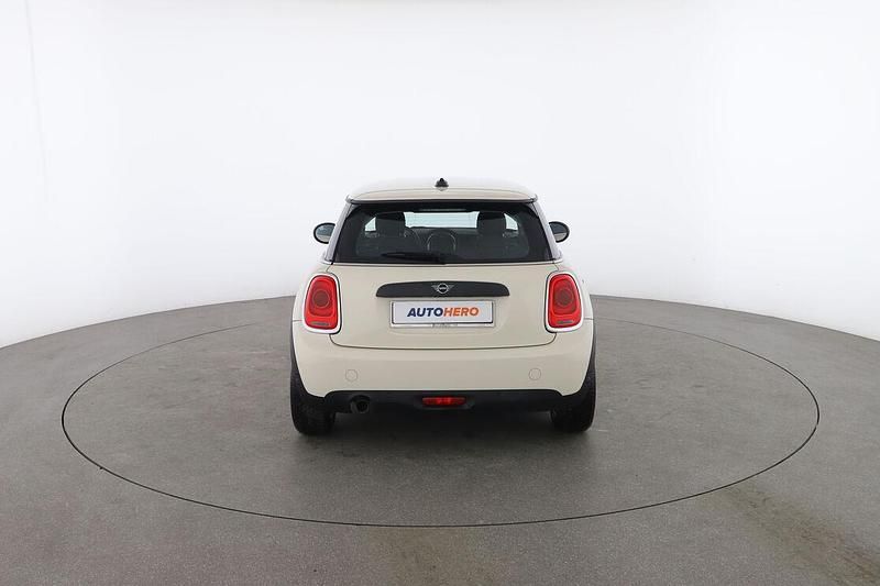 Usata Mini ONE 102 CV (75 kW) 2019 Beige Utilitaria