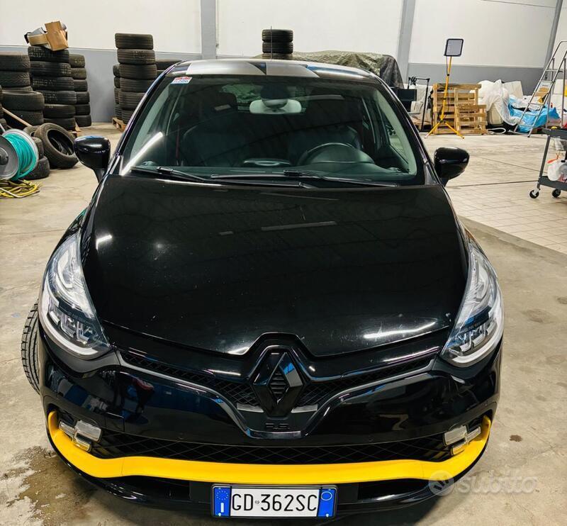 Usato 2018 Renault Clio IV 1.6 Benzin 220 CV (20.000 €)