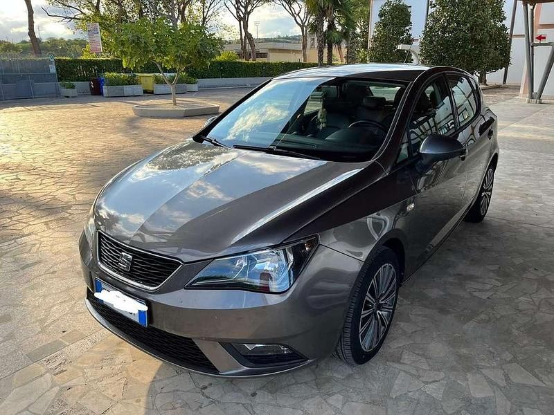 Usata Seat Ibiza CONNECT 75 CV (55 kW) 2015 Grigio Berlina