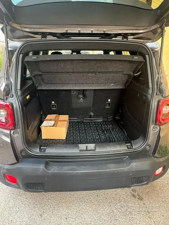 Usata Jeep Renegade 170 CV (125 kW) 2021 Grigio SUV