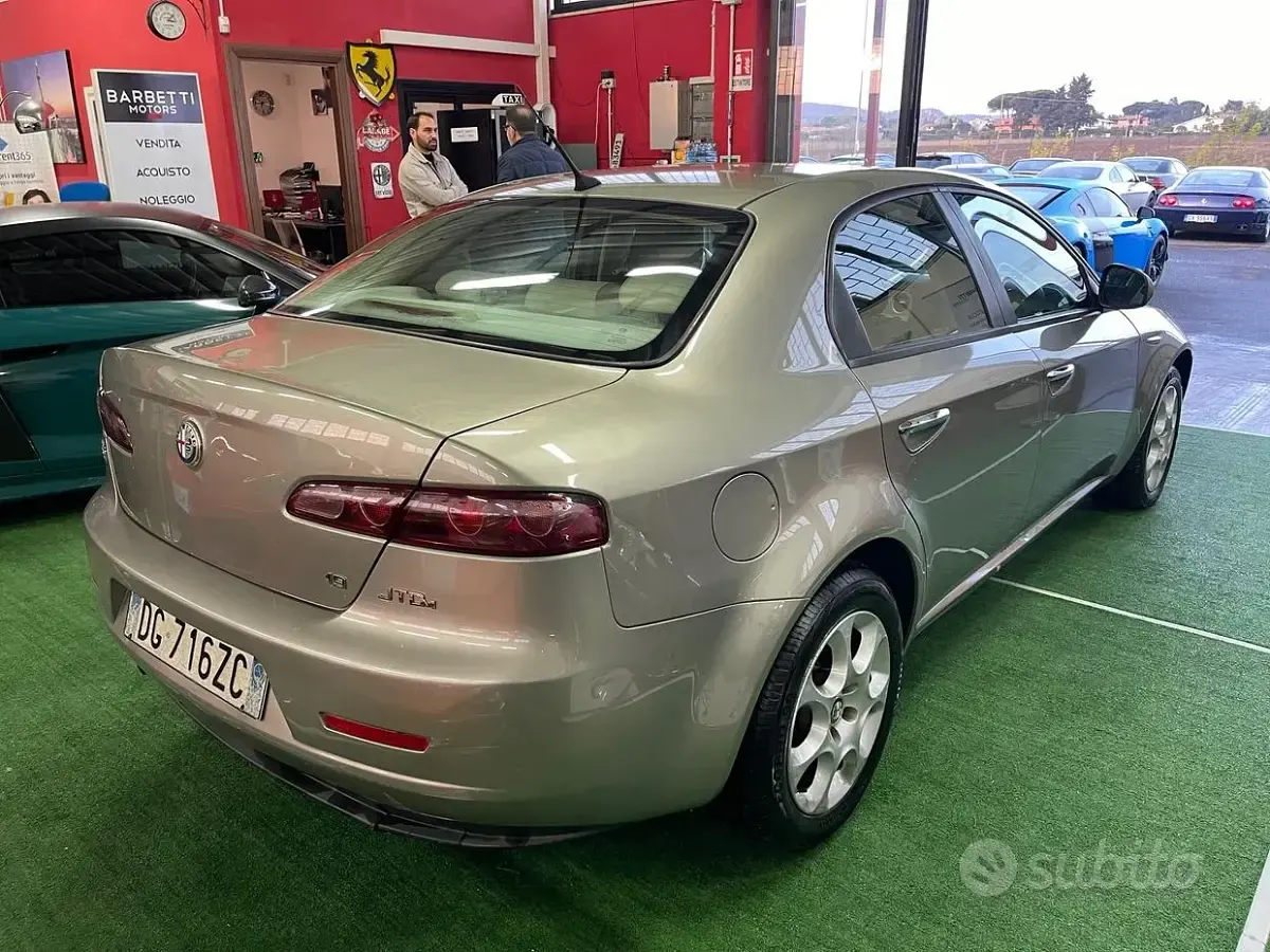 Usata Alfa Romeo 159 150 CV (110 kW) 2008 Marrone Berlina