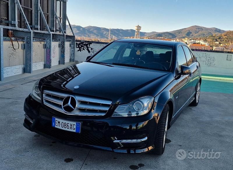 Usata Mercedes C200 Avantgarde 136 CV (100 kW) 2012 Nero Berlina