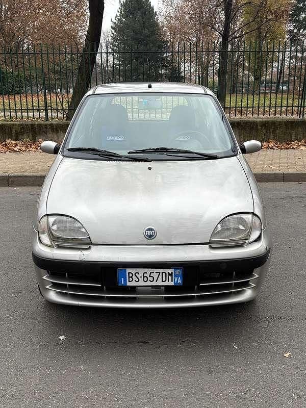 Grigio Usata 2001 Fiat 600 Utilitaria | 1990 € (Buon prezzo) - Immagine 1/4