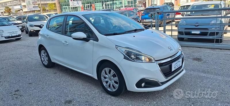 Usata Peugeot 208 S 101 CV (74 kW) 2019 Bianco Utilitaria