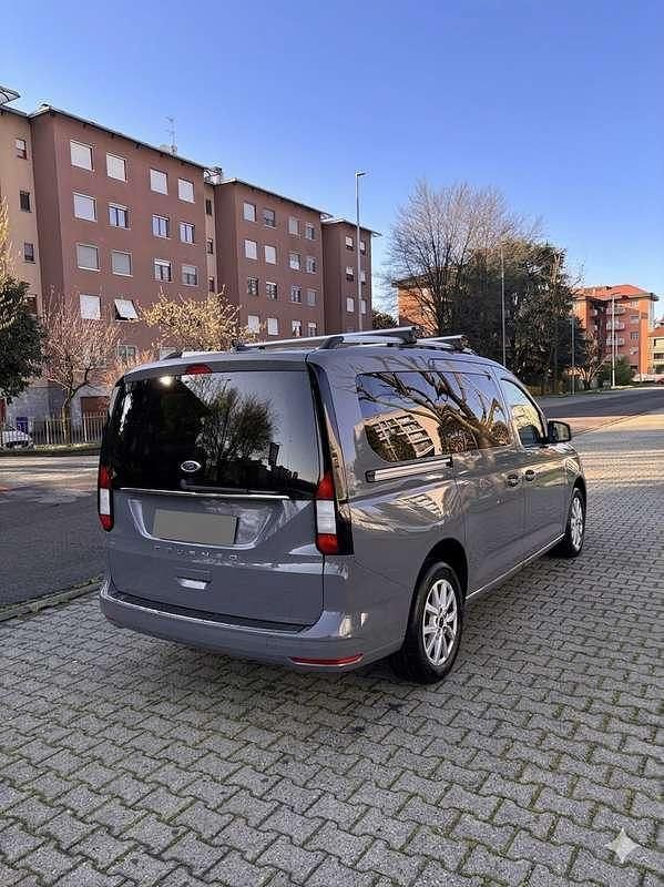 Usata Ford Tourneo Titanium 122 CV (89 kW) 2023 Grigio Furgone