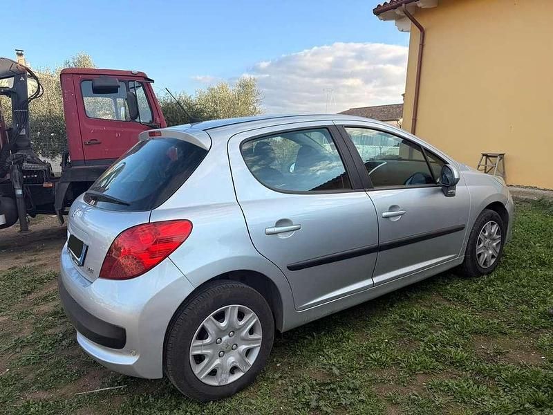Usata Peugeot 207 73 CV (53 kW) 2007 Berlina