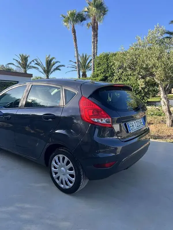 Usata Ford Fiesta Business Edition 71 CV (52 kW) 2011 Berlina
