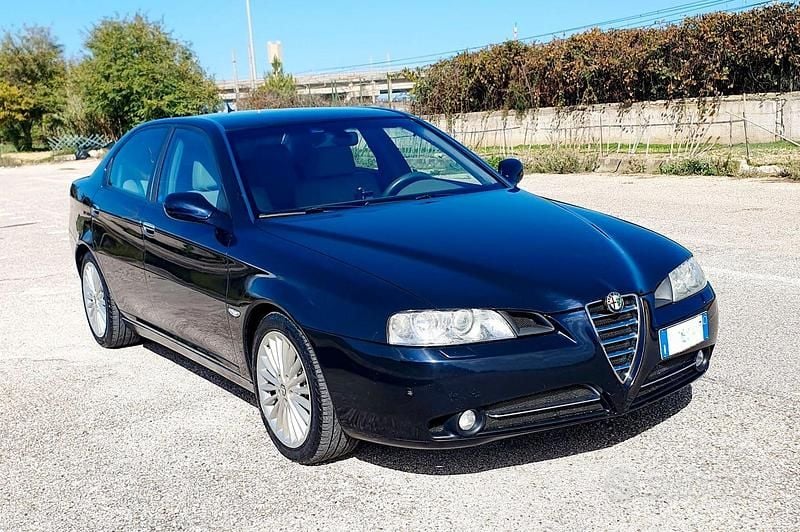 Usata Alfa Romeo 166 175 CV (128 kW) 2004 Blu Berlina