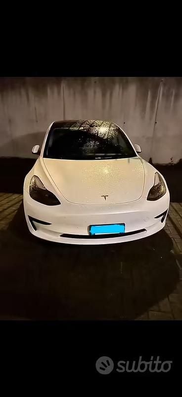 Usata Tesla Model 3 Standard Range 235 kW (320 CV) 2023 Bianco Berlina