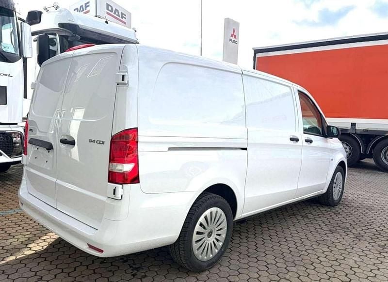 Nuova Mercedes Vito 136 CV (100 kW) 2026 Bianco Furgone