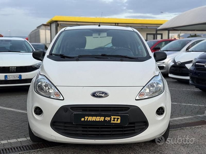 Usata Ford Ka Titanium 70 CV (51 kW) 2015 Bianco Berlina