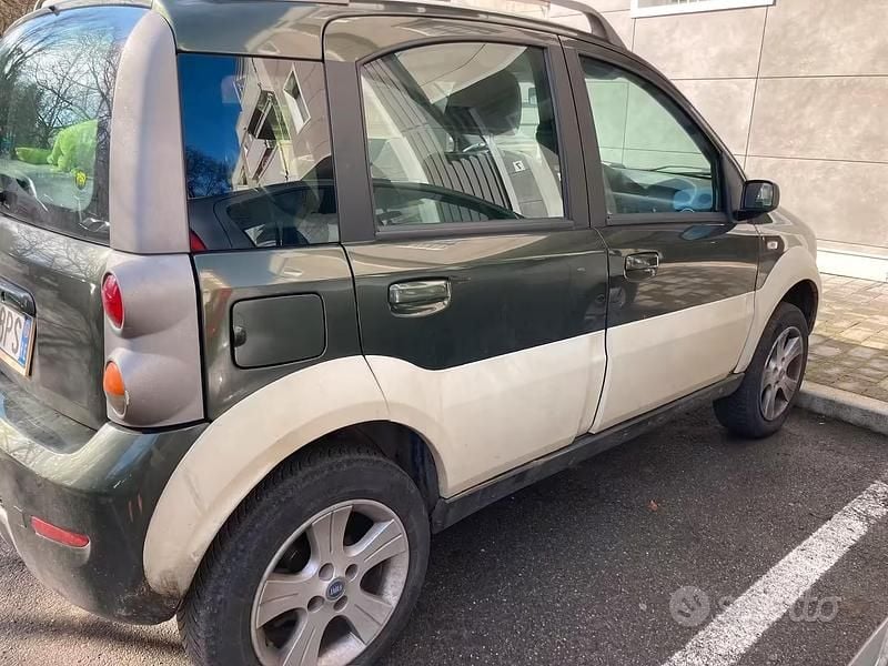 Usado Fiat Panda 4x4 Cross 2006 Verde Utilitario