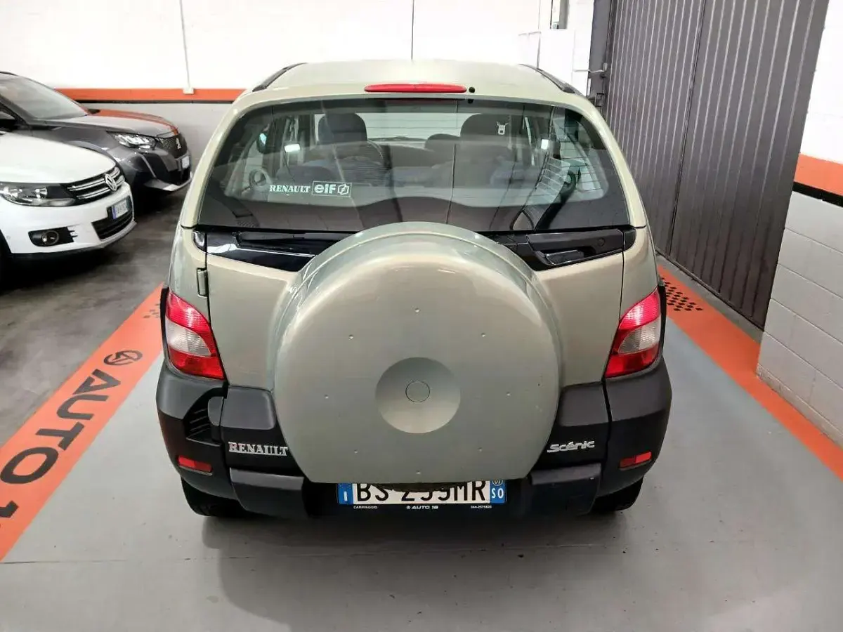 Usata Renault Scénic 137 CV (100 kW) 2001 Verde Monovolume