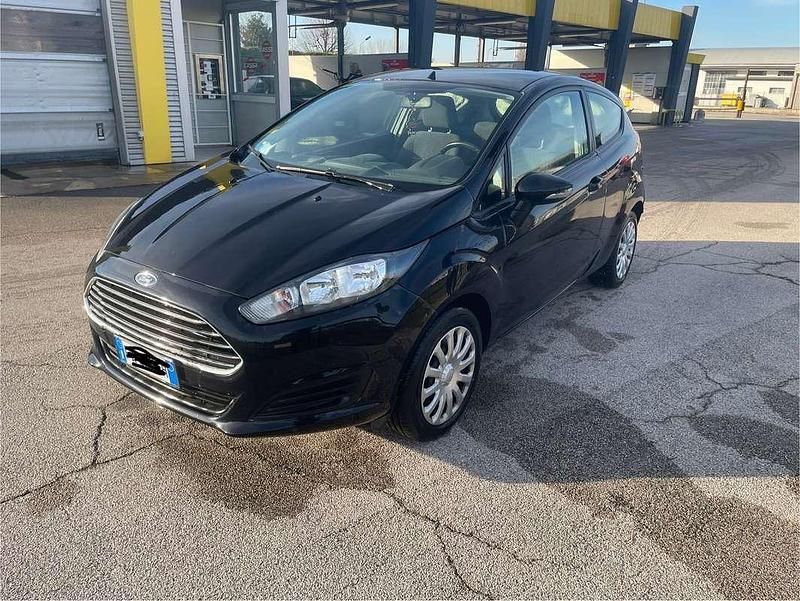 Usata Ford Fiesta Business Edition 97 CV (71 kW) 2015 Berlina