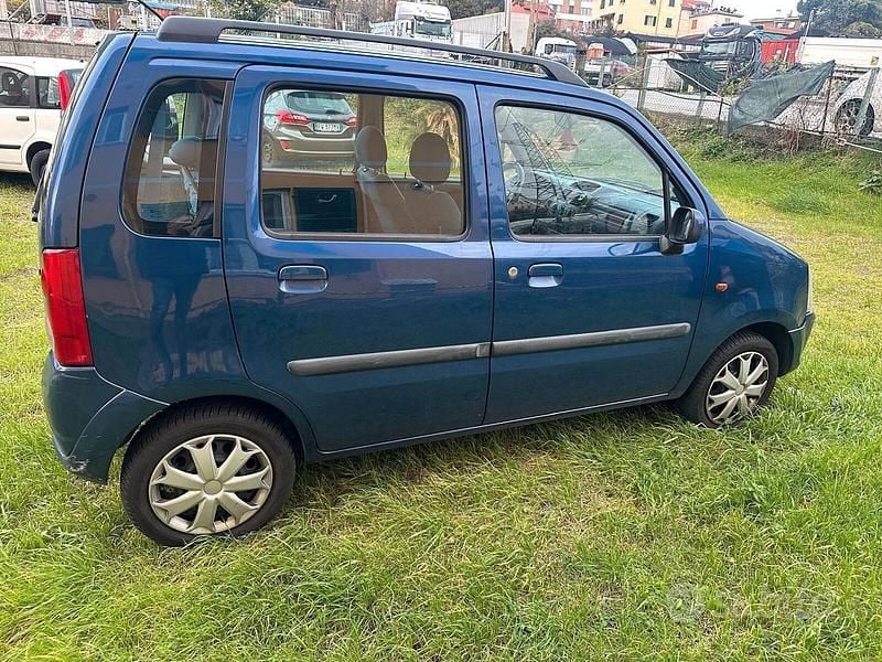 Usata Opel Agila 2004 Blu Monovolume
